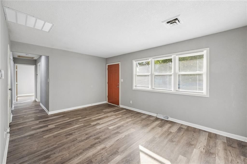 11305 Mckinley Avenue, Kansas City, MO: listing photo 3
