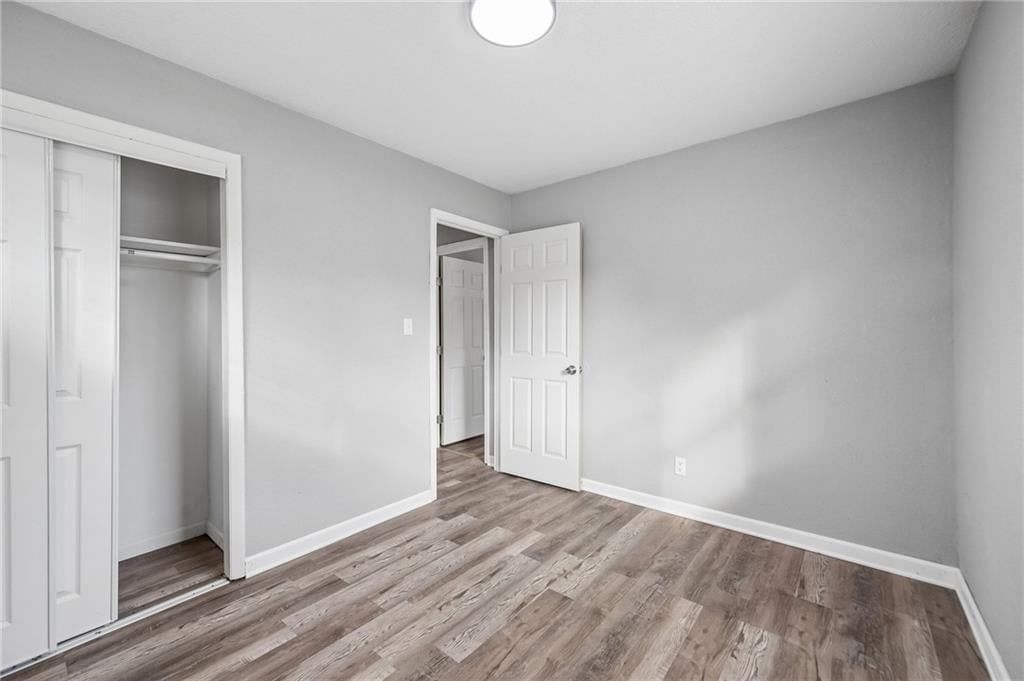 Photo 17 of 25 - 11305 Mckinley Avenue, Kansas City, MO 64134
