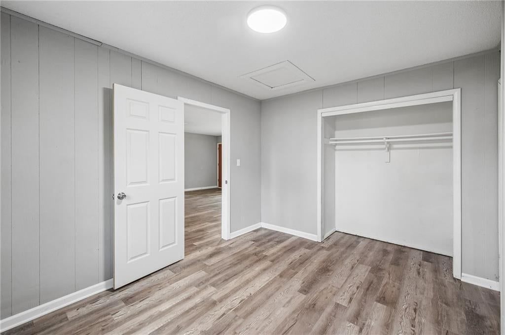 Photo 12 of 25 - 11305 Mckinley Avenue, Kansas City, MO 64134
