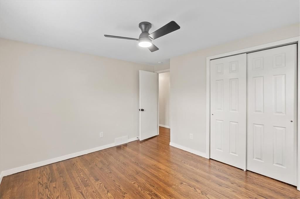 Photo 16 of 21 - 5400 Outlook Street, Mission, KS 66202