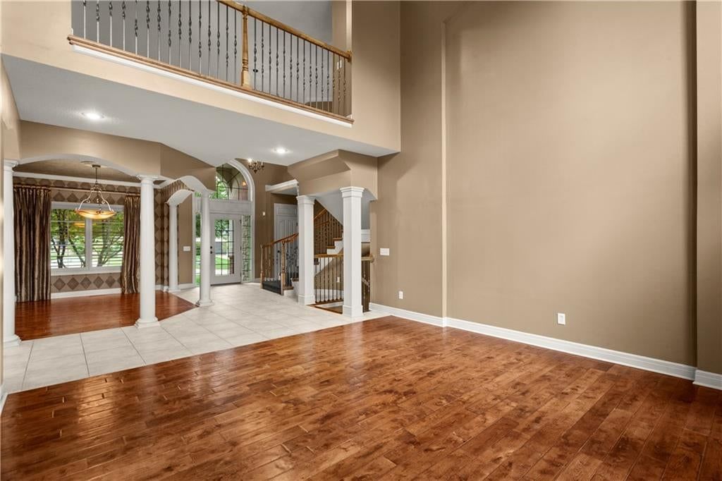 Photo 18 of 57 - 205 SW LEWIS Court, Lee's Summit, MO 64081