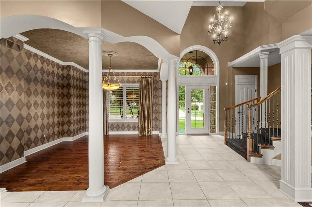 Photo 16 of 57 - 205 SW LEWIS Court, Lee's Summit, MO 64081