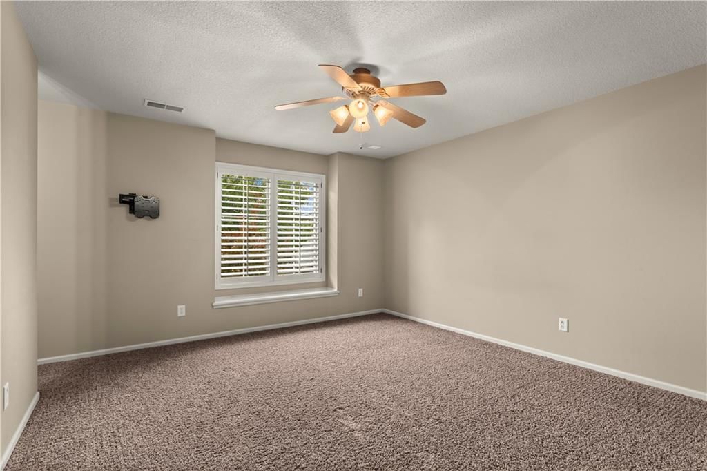 Photo 44 of 57 - 205 SW LEWIS Court, Lee's Summit, MO 64081