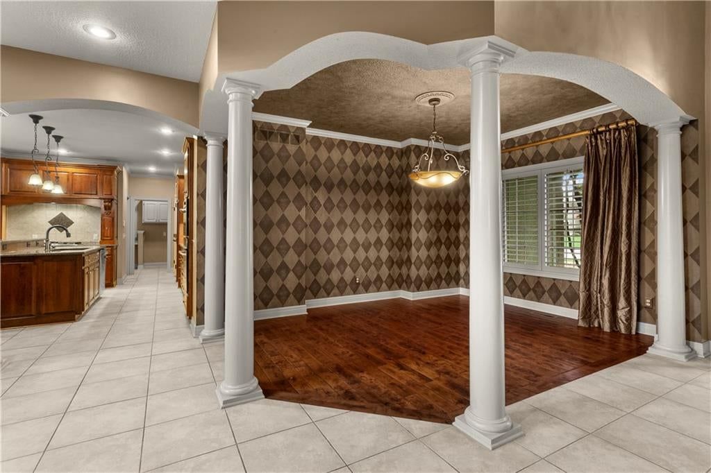 Photo 15 of 57 - 205 SW LEWIS Court, Lee's Summit, MO 64081