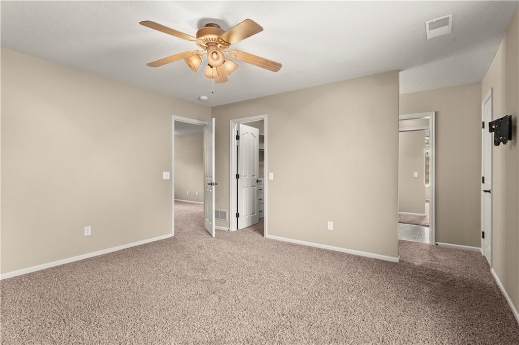 Photo 42 of 57 - 205 SW LEWIS Court, Lee's Summit, MO 64081