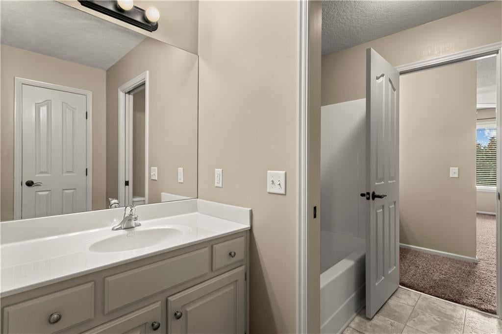 Photo 41 of 57 - 205 SW LEWIS Court, Lee's Summit, MO 64081