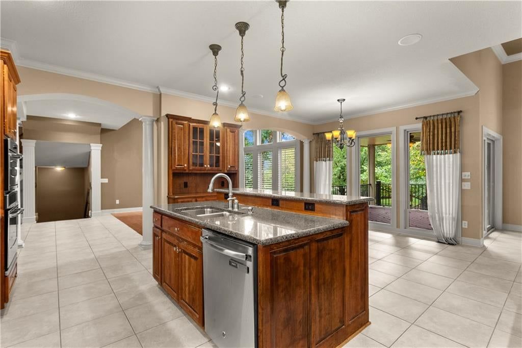Breakfast nook at 205 SW LEWIS Court, Lee's Summit, MO 64081