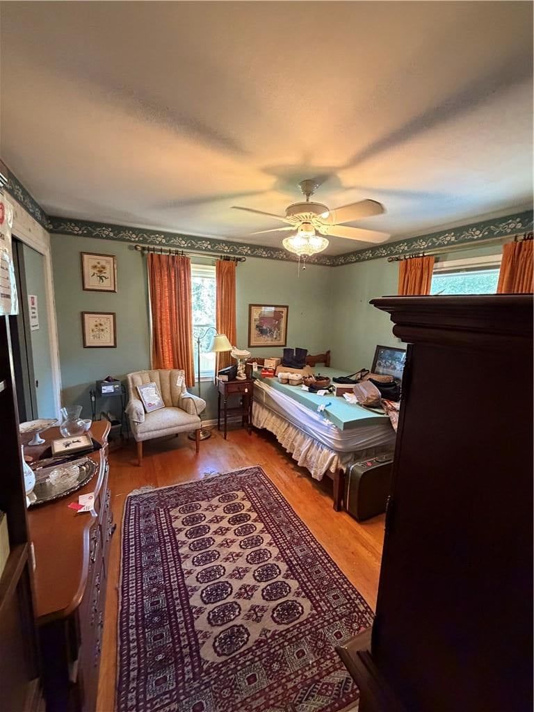Photo 24 of 35 - 8207 Kenwood Avenue, Kansas City, MO 64131