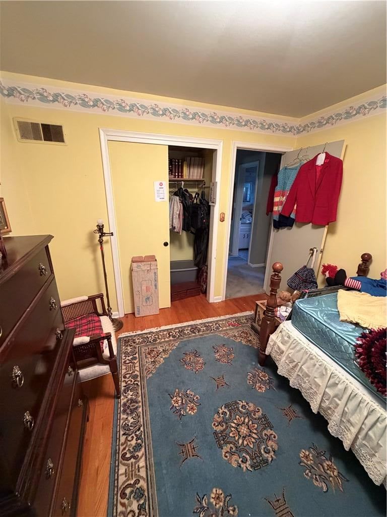 Photo 25 of 35 - 8207 Kenwood Avenue, Kansas City, MO 64131