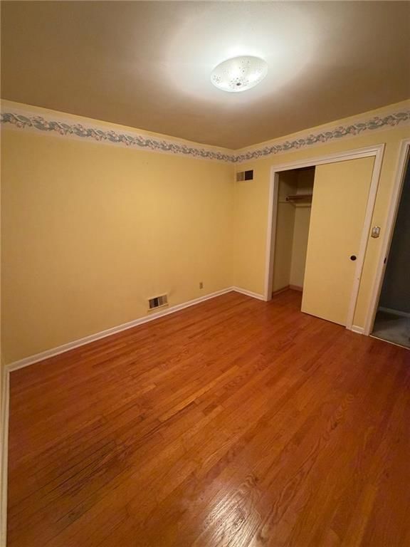 Photo 13 of 35 - 8207 Kenwood Avenue, Kansas City, MO 64131