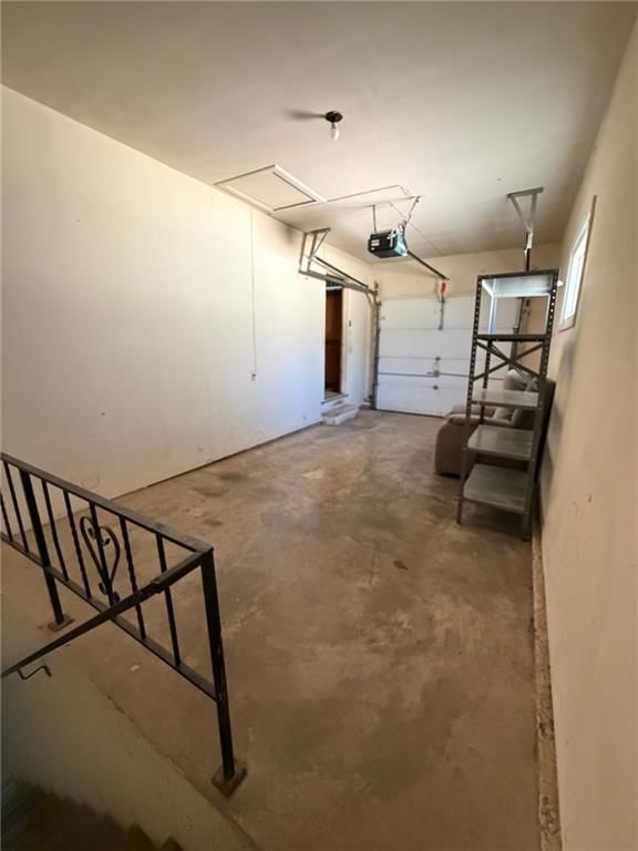 Photo 19 of 35 - 8207 Kenwood Avenue, Kansas City, MO 64131