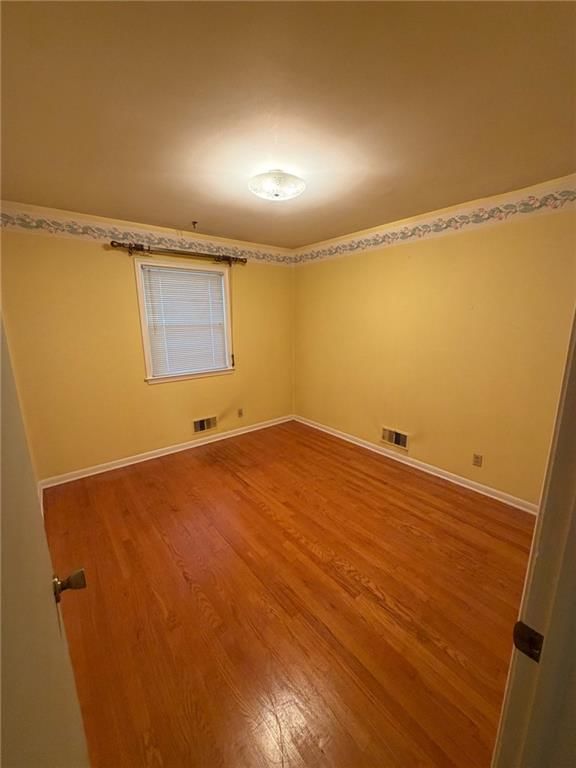 Photo 12 of 35 - 8207 Kenwood Avenue, Kansas City, MO 64131