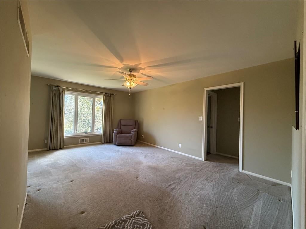 8207 Kenwood Avenue, Kansas City, MO: listing photo 2