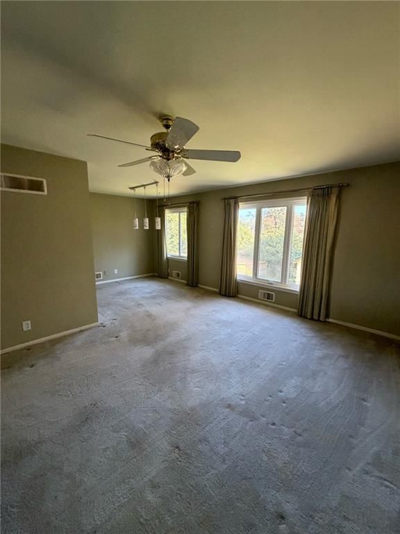 8207 Kenwood Avenue, Kansas City, MO: listing photo 2