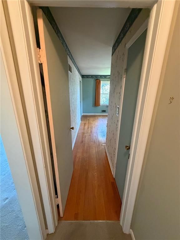 Photo 6 of 35 - 8207 Kenwood Avenue, Kansas City, MO 64131