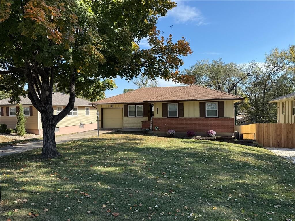 8207 Kenwood Avenue, Kansas City, MO