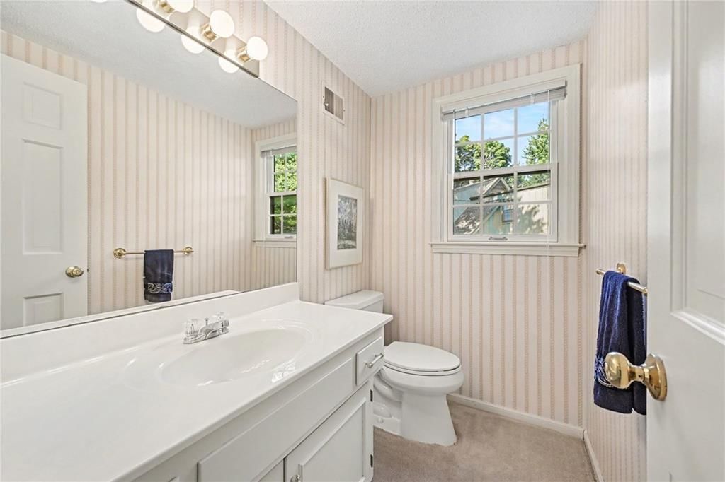 Photo 20 of 28 - 2305 W 120th Terrace, Leawood, KS 66209