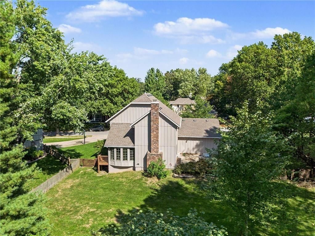 Photo 28 of 28 - 2305 W 120th Terrace, Leawood, KS 66209