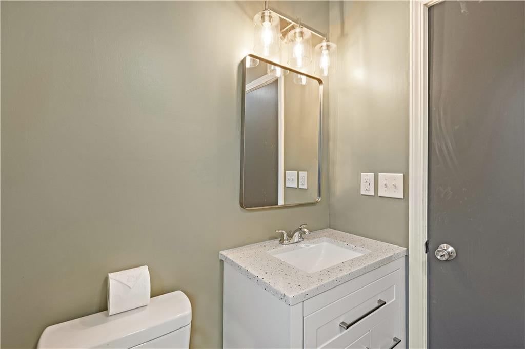 Photo 23 of 27 - 2712 S Sante Fe Road, Independence, MO 64052