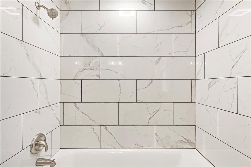 Photo 24 of 27 - 2712 S Sante Fe Road, Independence, MO 64052