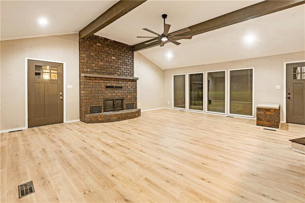 Photo 10 of 27 - 2712 S Sante Fe Road, Independence, MO 64052