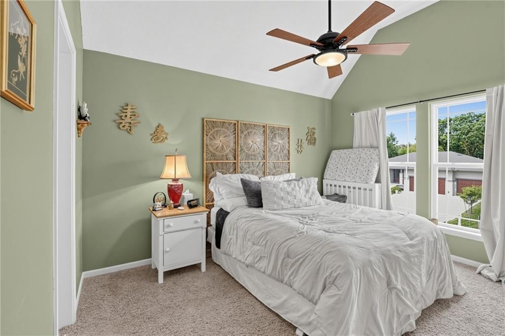 Photo 23 of 30 - 5023 Haskins Street, Shawnee, KS 66216
