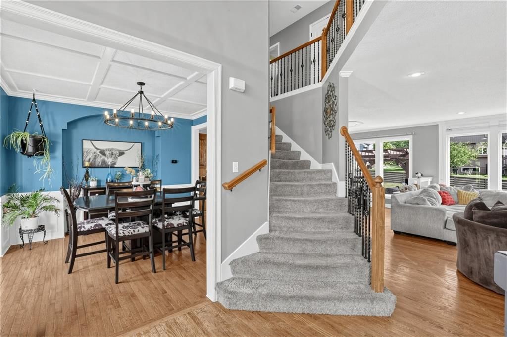 5023 Haskins Street, Shawnee, KS: listing photo 3