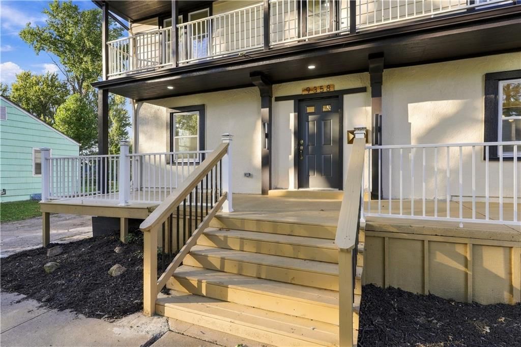Photo 4 of 76 - 9358 E 64th Terrace, Raytown, MO 64133