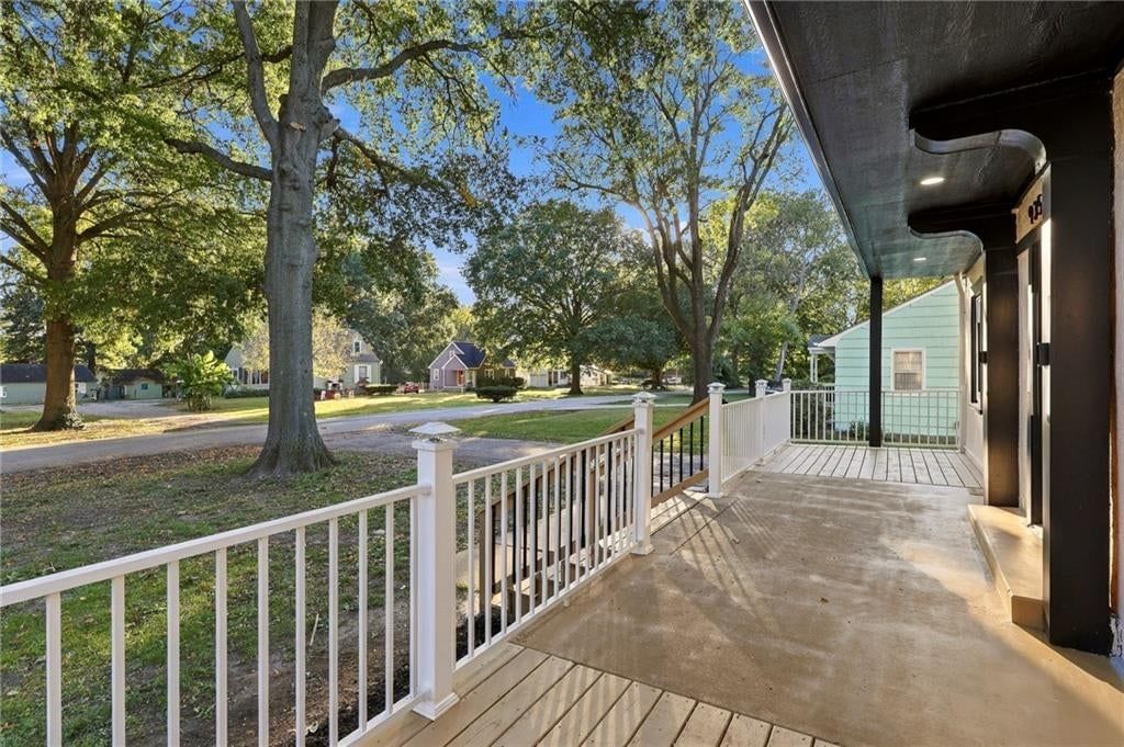 Photo 5 of 76 - 9358 E 64th Terrace, Raytown, MO 64133