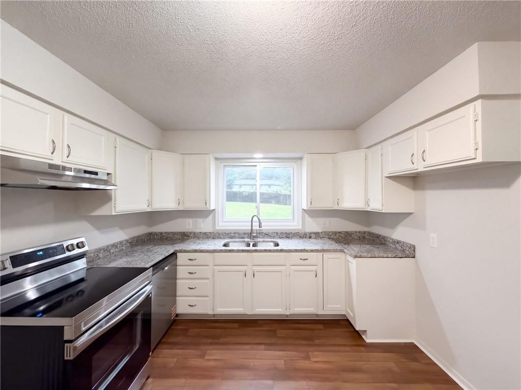 Photo 6 of 20 - 11214 E 48th Street, Kansas City, MO 64133