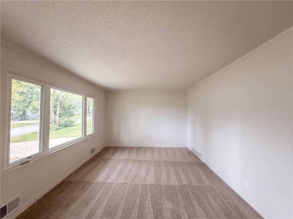 11214 E 48th Street, Kansas City, MO: listing photo 3