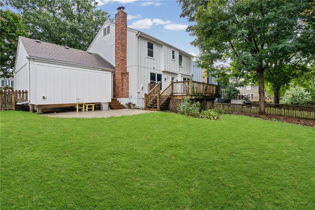 Photo 40 of 51 - 10324 Rosehill Road, Overland Park, KS 66215