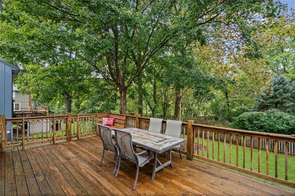 Photo 36 of 51 - 10324 Rosehill Road, Overland Park, KS 66215