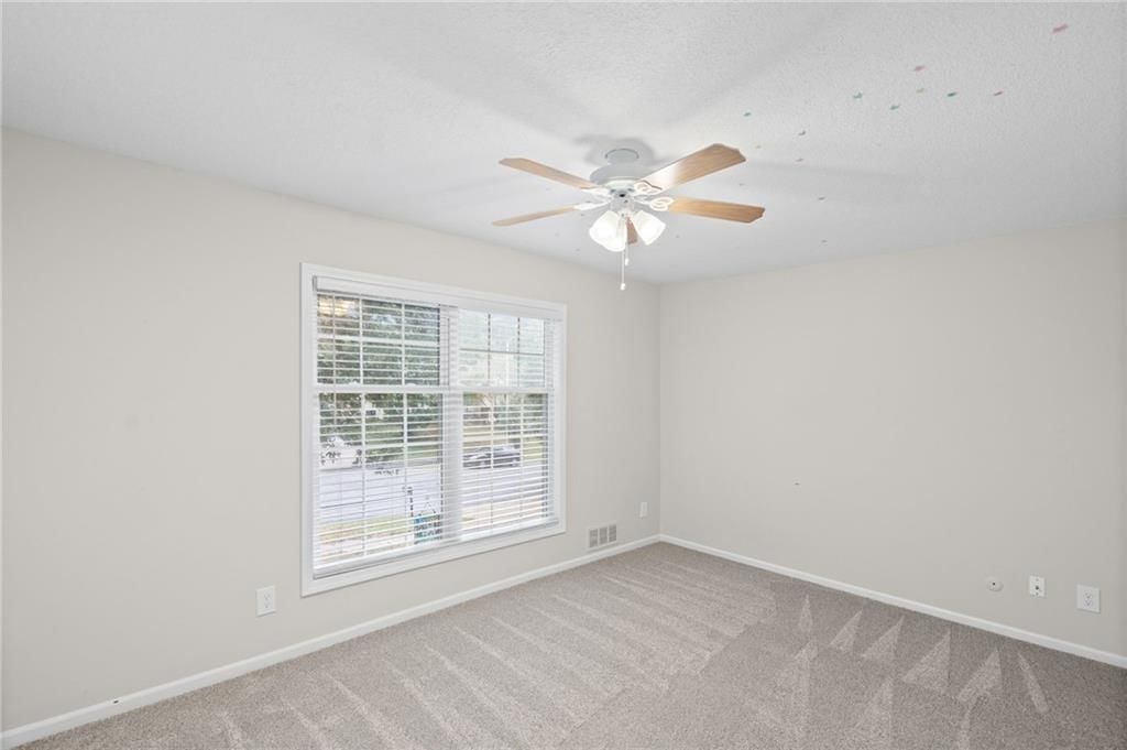 Photo 25 of 51 - 10324 Rosehill Road, Overland Park, KS 66215