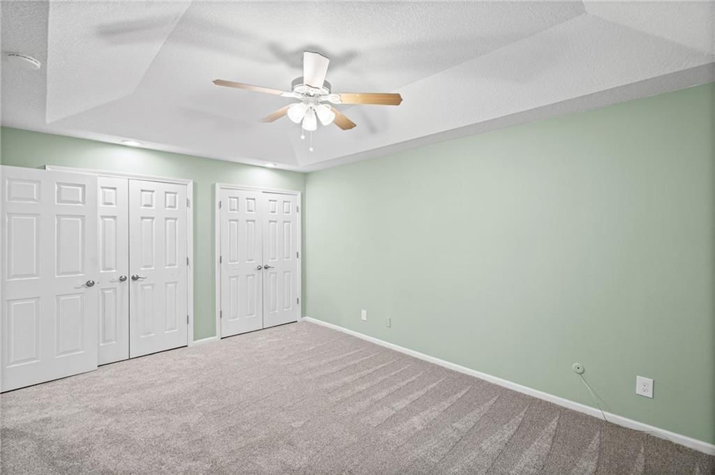 Photo 22 of 51 - 10324 Rosehill Road, Overland Park, KS 66215