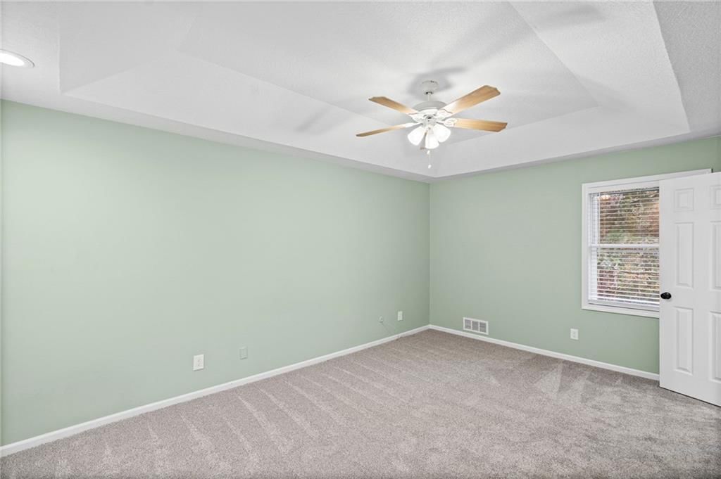 Photo 20 of 51 - 10324 Rosehill Road, Overland Park, KS 66215