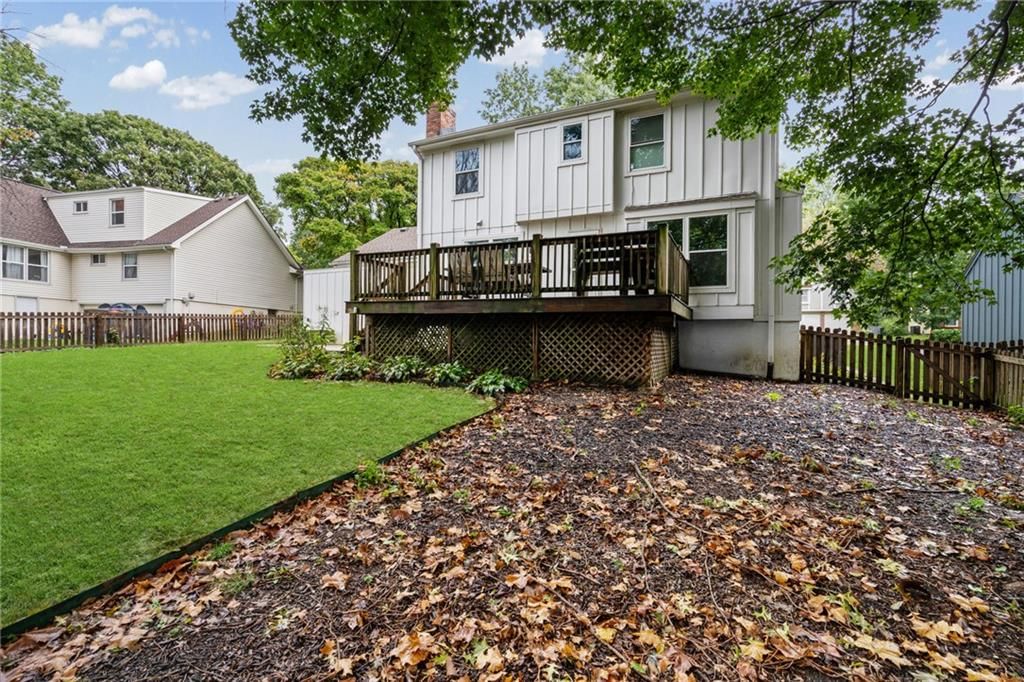 Photo 42 of 51 - 10324 Rosehill Road, Overland Park, KS 66215