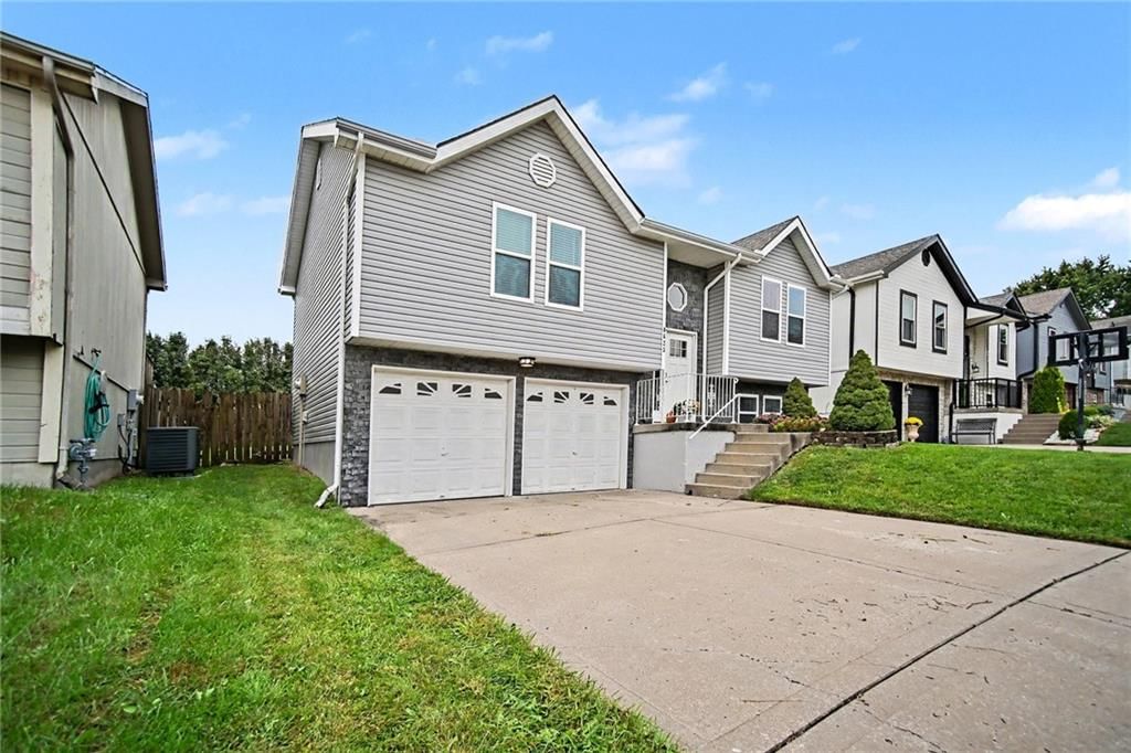 8623 NE 110th Street, Kansas City, MO: listing photo 3