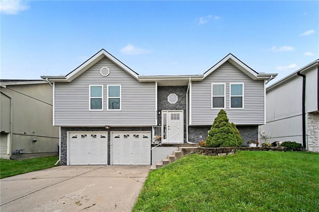 8623 NE 110th Street, Kansas City, MO: listing photo 2