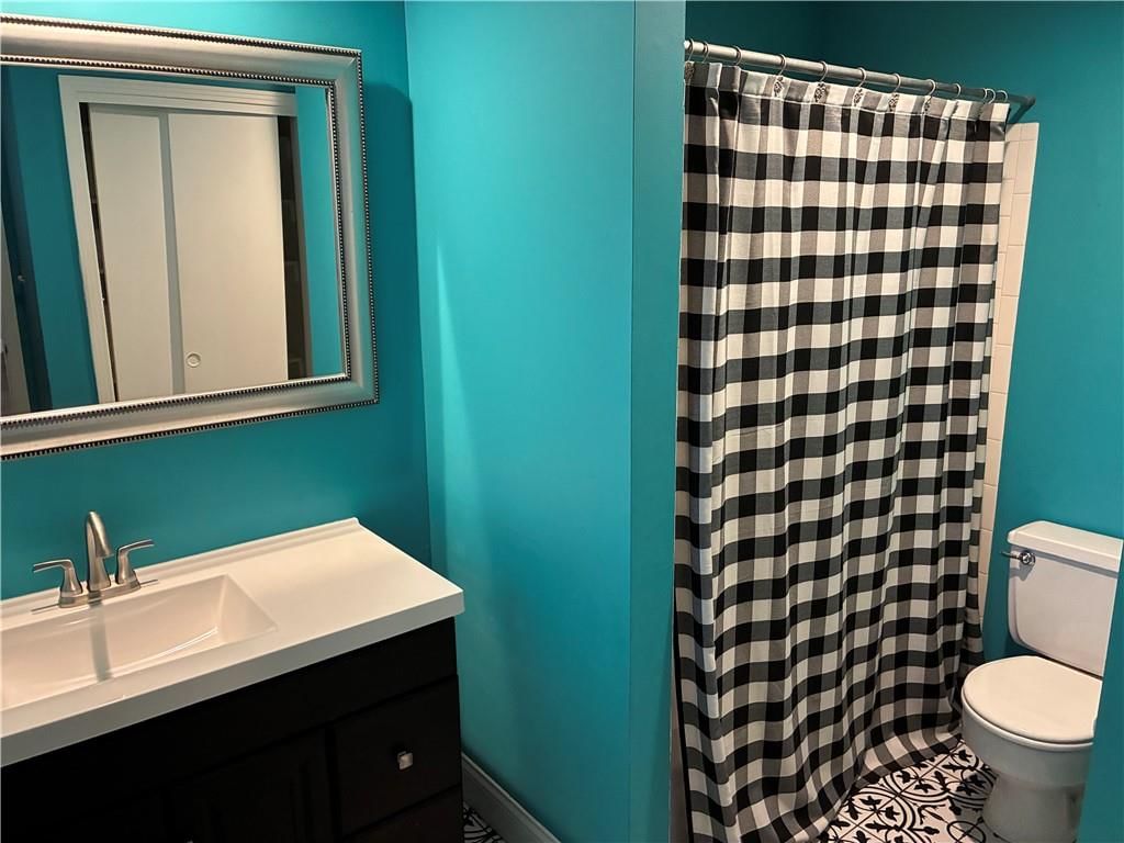 Photo 15 of 24 - 5407 W 103 Terrace, Overland Park, KS 66207
