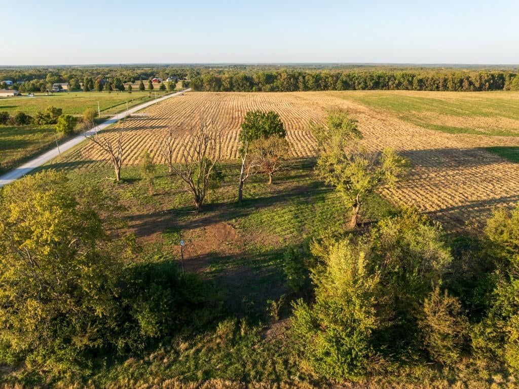 Photo 11 of 32 - 29623 S Van Meter Road