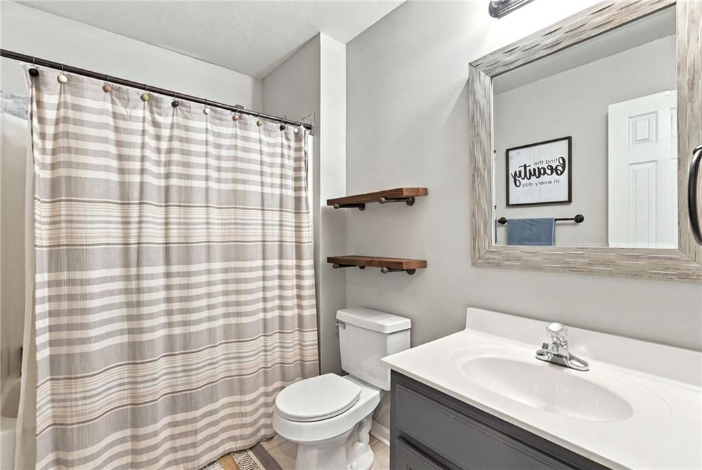 Photo 31 of 40 - 372 W Madison Street, Gardner, KS 66030