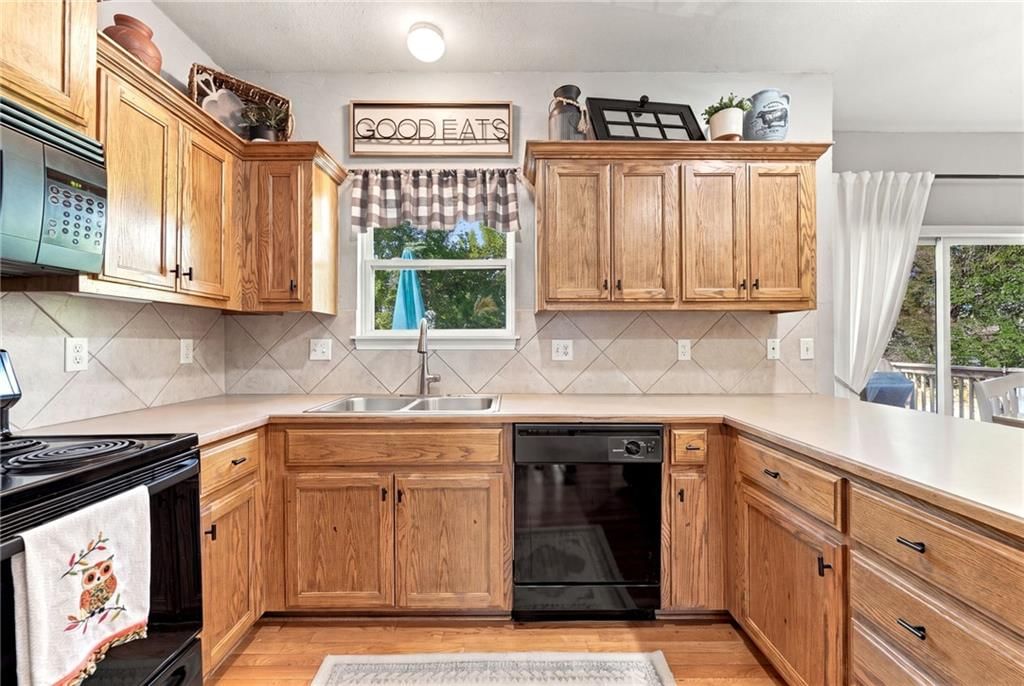 Photo 18 of 40 - 372 W Madison Street, Gardner, KS 66030