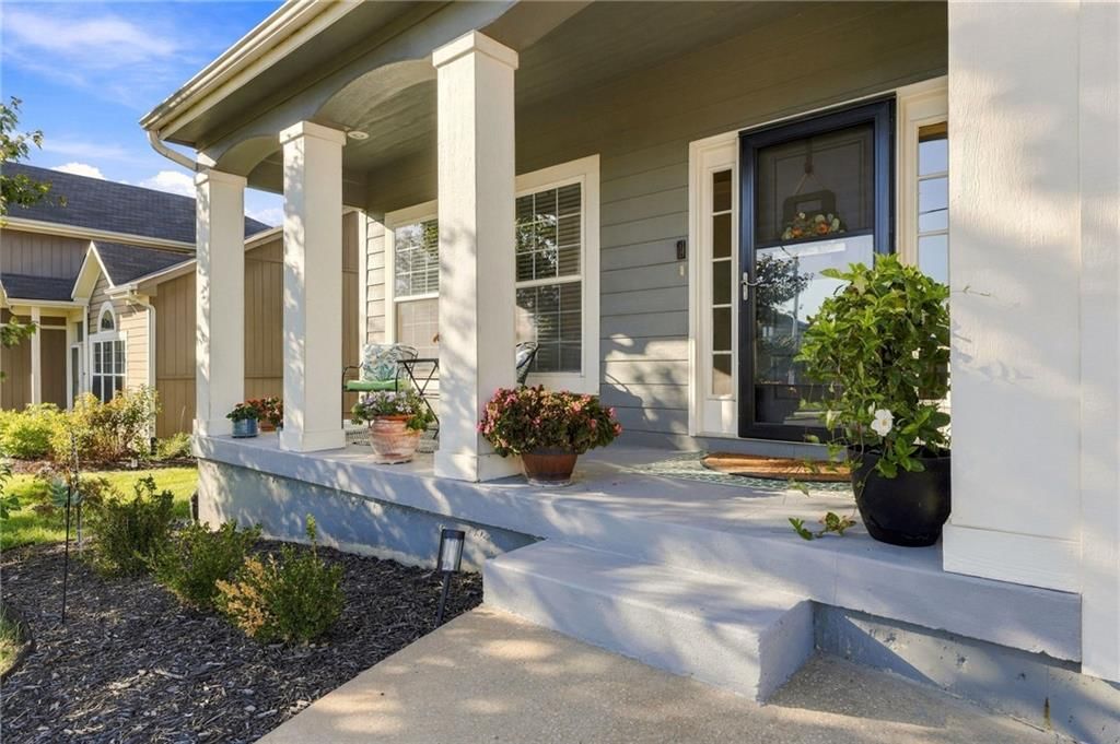 372 W Madison Street, Gardner, KS: listing photo 3