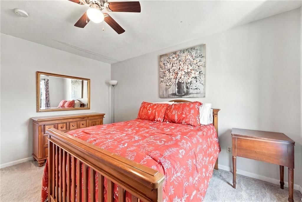 Home office at 372 W Madison Street, Gardner, KS 66030