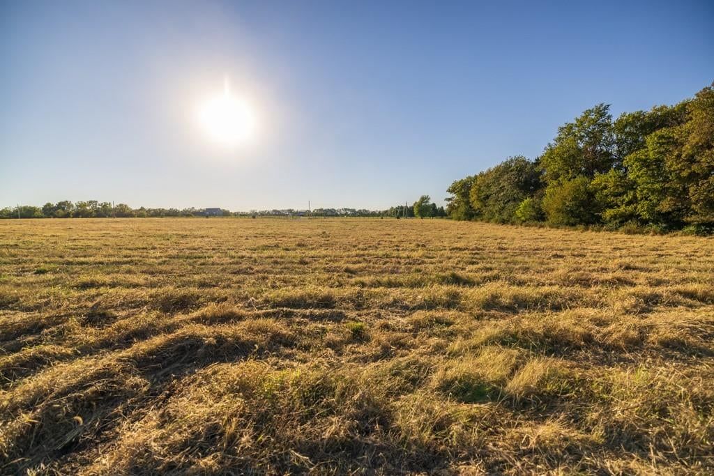Photo 7 of 28 - S Van Meter Road