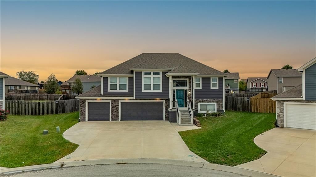 1907 N 162nd Terrace, Basehor, KS