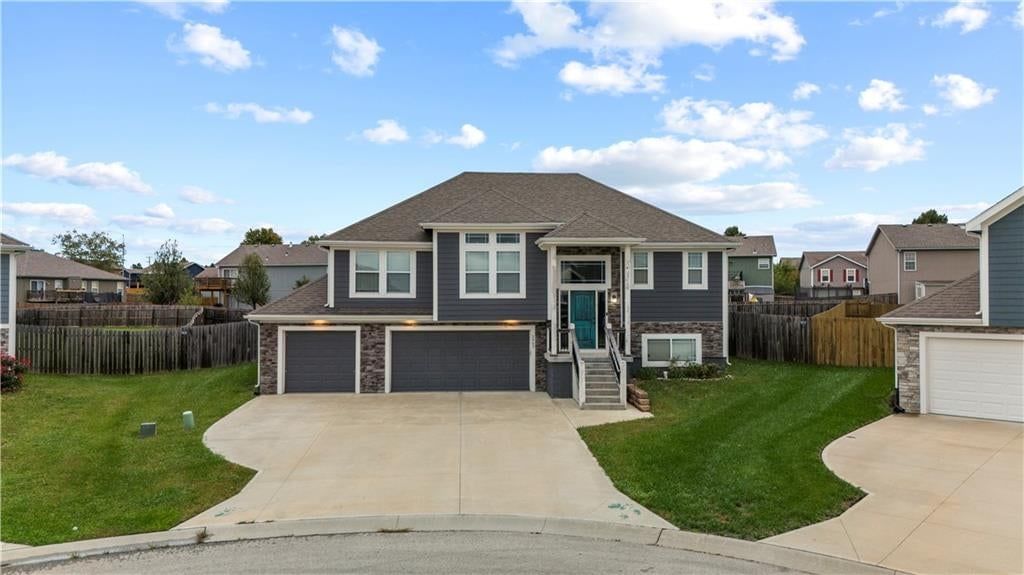 1907 N 162nd Terrace, Basehor, KS: listing photo 3