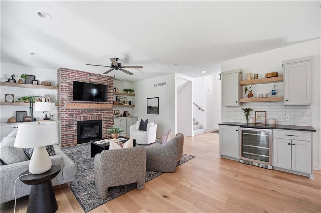 Photo 14 of 41 - 18330 W 195th Street, Spring Hill, KS 66083