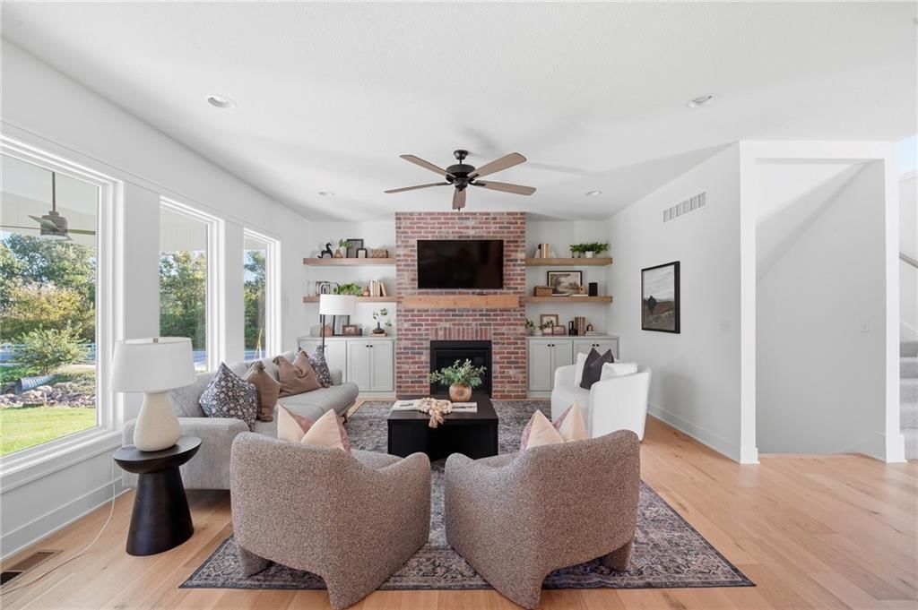 Photo 13 of 41 - 18330 W 195th Street, Spring Hill, KS 66083